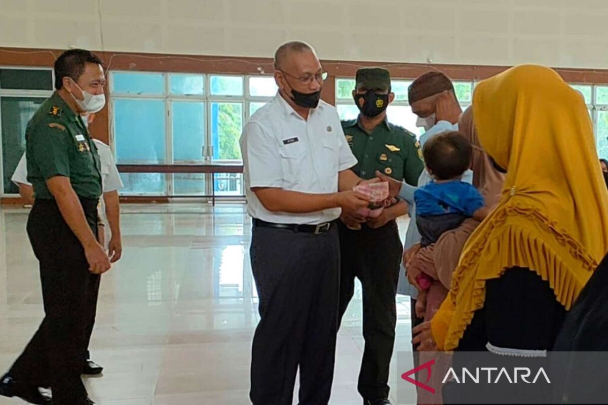 1.000 pedagang kaki lima di Bangka Tengah terima BLT