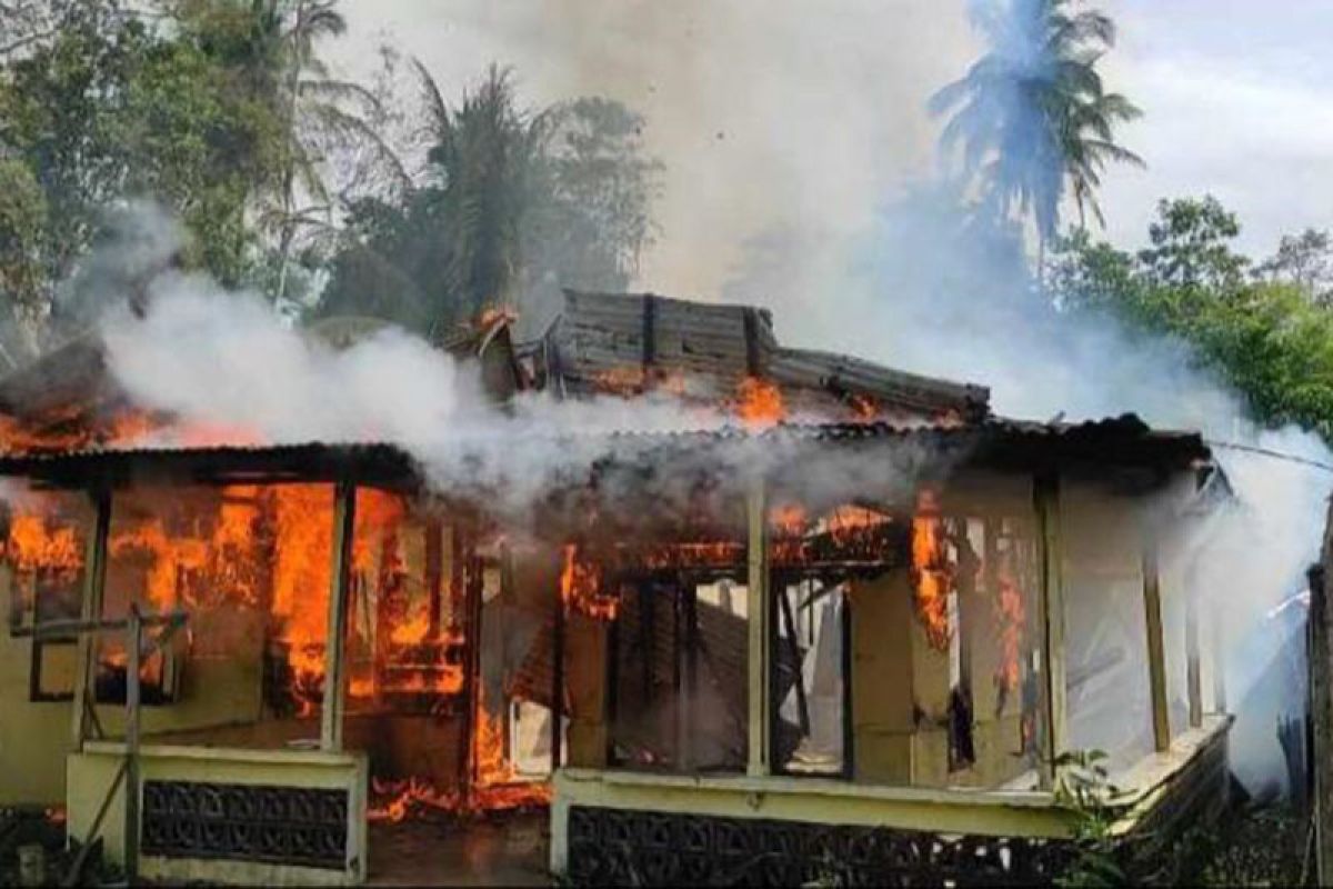 Rumah petani ludes dilalap si jago merah