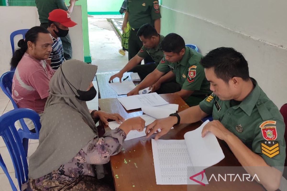 Rizki bahagia warganya dapat bantuan tunai pedagang