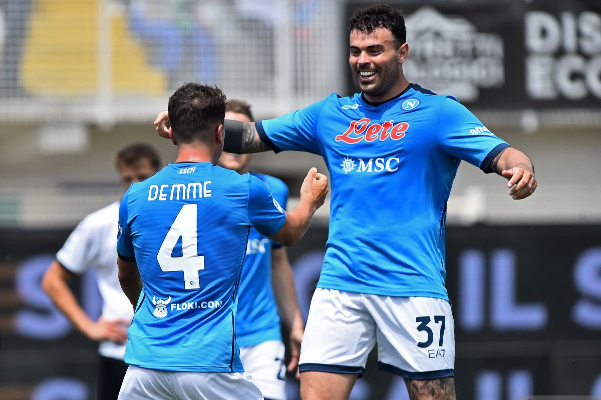 Liga Italia - Napoli tutup Serie A  musim 2021/22 dengan kemenangan 3-0 atas Spezia