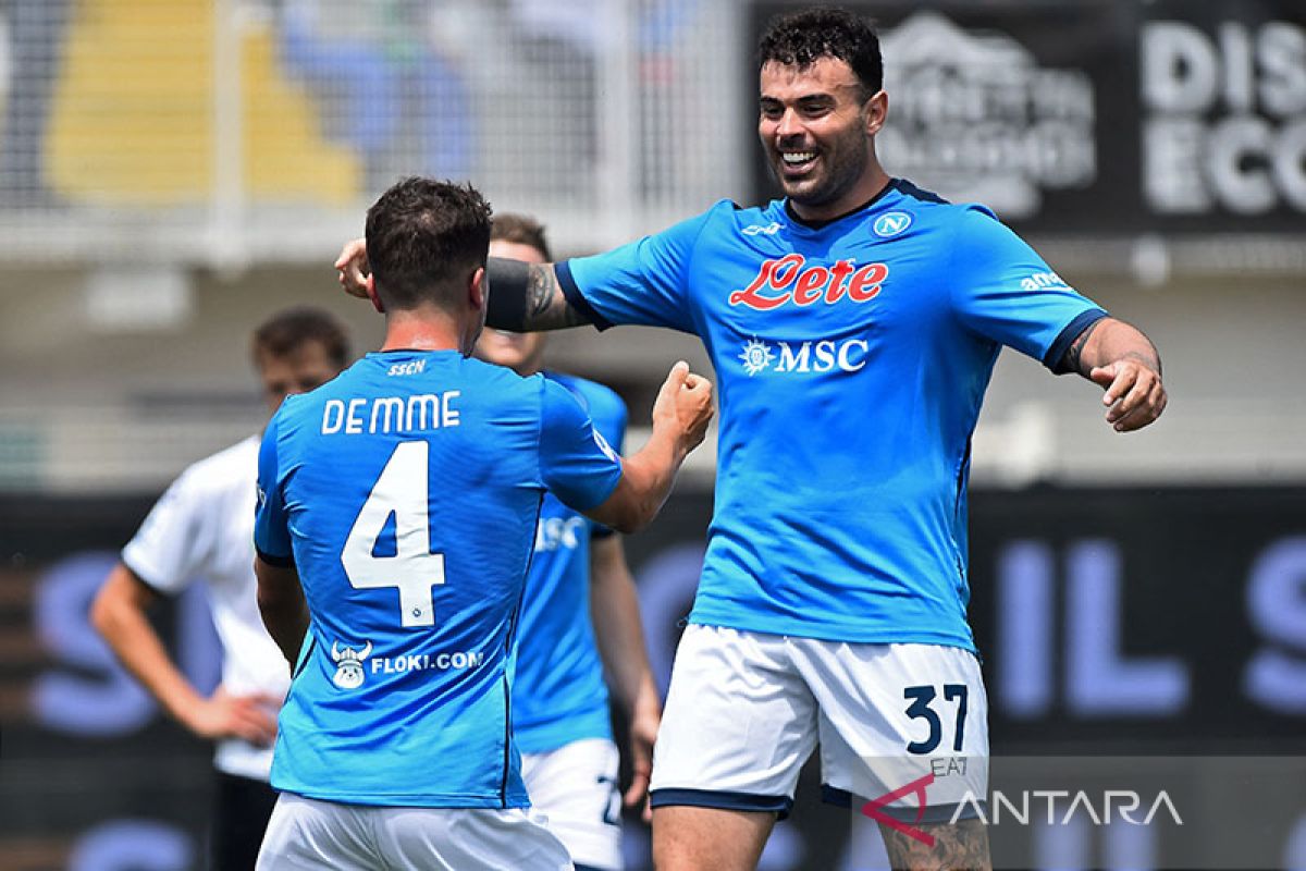 Napoli tutup Serie A musim 2021/22 dengan kemenangan 3-0 atas Spezia