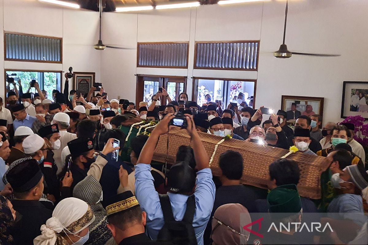 Akbar Tanjung mengaku kehilangan sosok Fahmi Idris