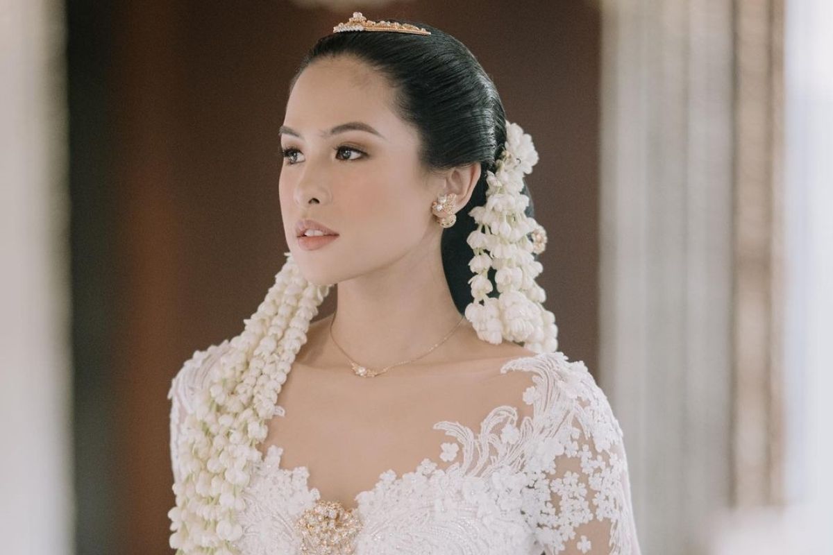 Maudy Ayunda unggah foto berbusana pengantin