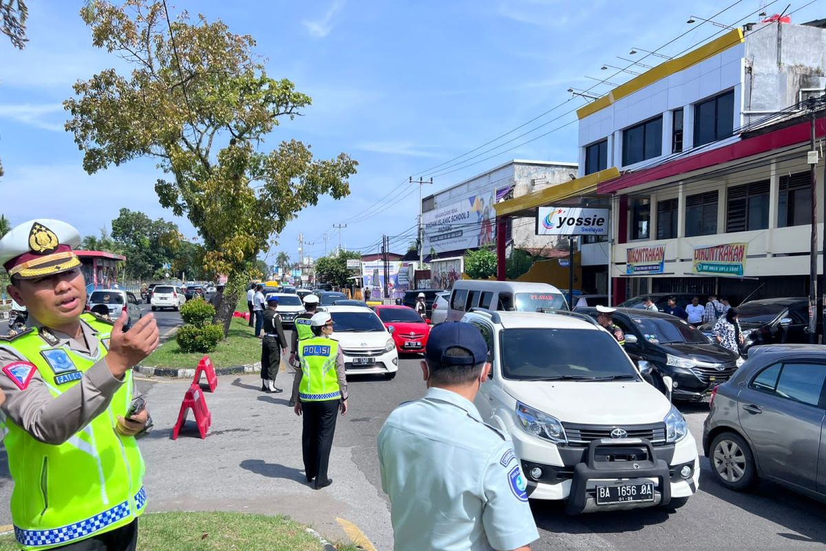 Sumbar dongkrak pendapatan daerah dengan turun ke jalan