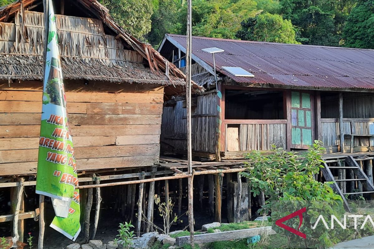 Warga Kampung Syabes Teluk Wondama butuh rumah layak huni