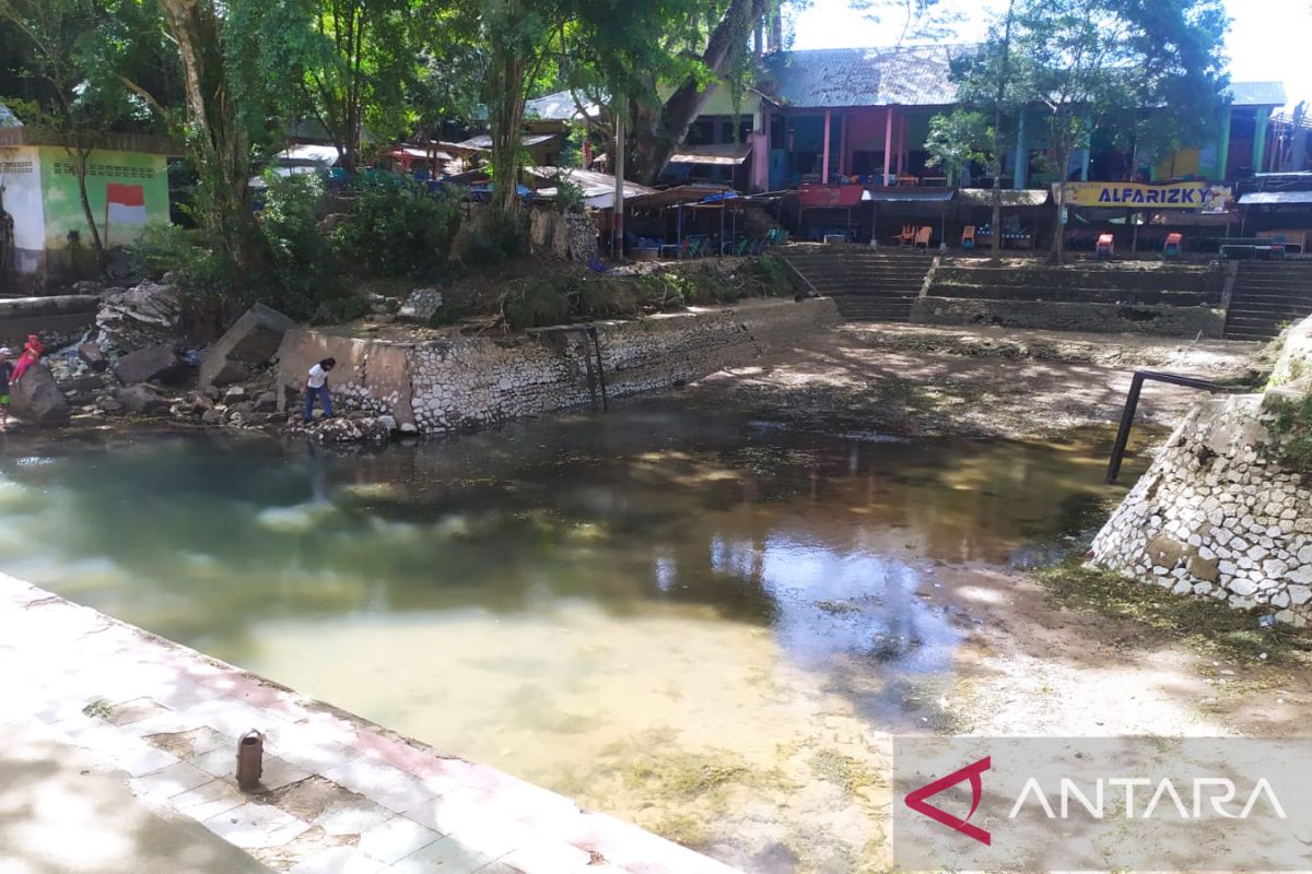 Kemarau sebabkan objek wisata pemandian Mata Ie  kering