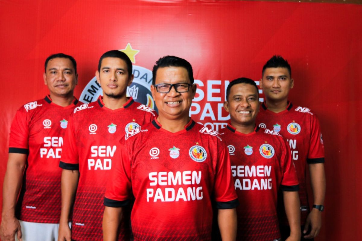 Manajemen Semen Padang FC tunjuk Delfi Adri jadi pelatih kepala