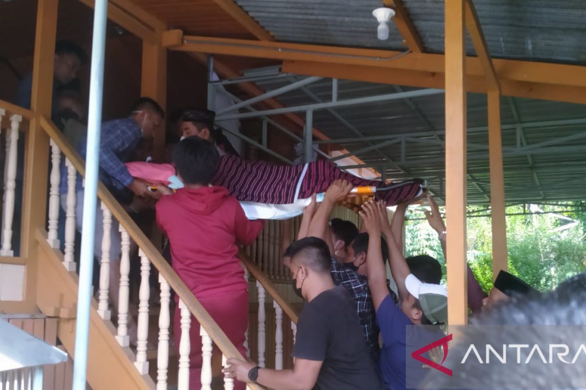 Isteri mendiang Wali Kota Baubau AS Tamrin wafat