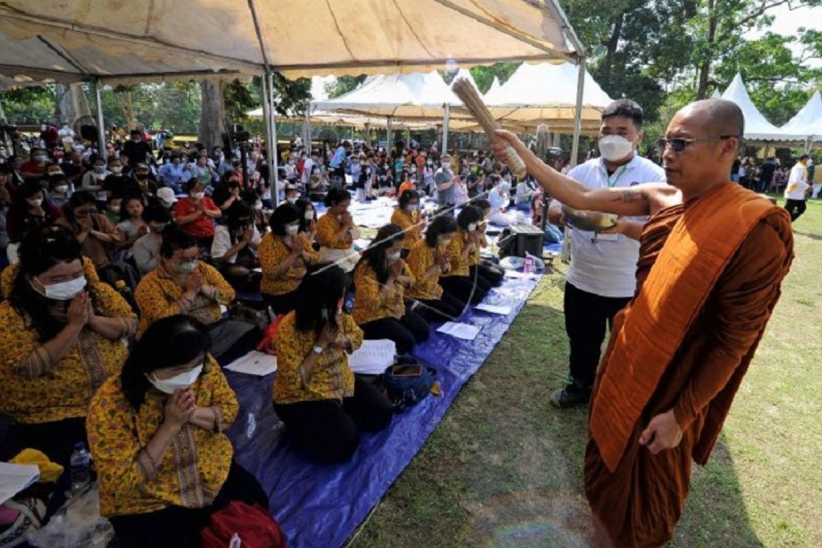 Umat Buddha Jambi lakukan perayaan bersama waisak di Candi Muaro Jambi
