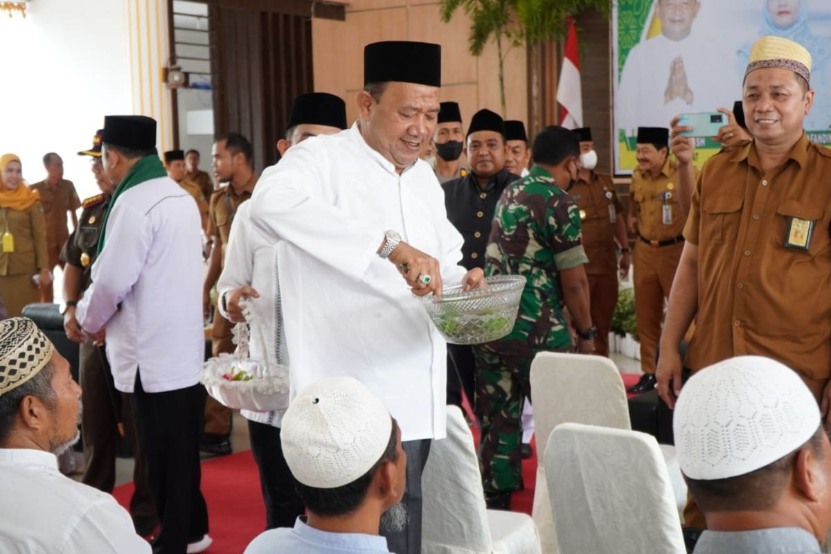 Syah Afandin tepung tawari calon jamaah haji Langkat