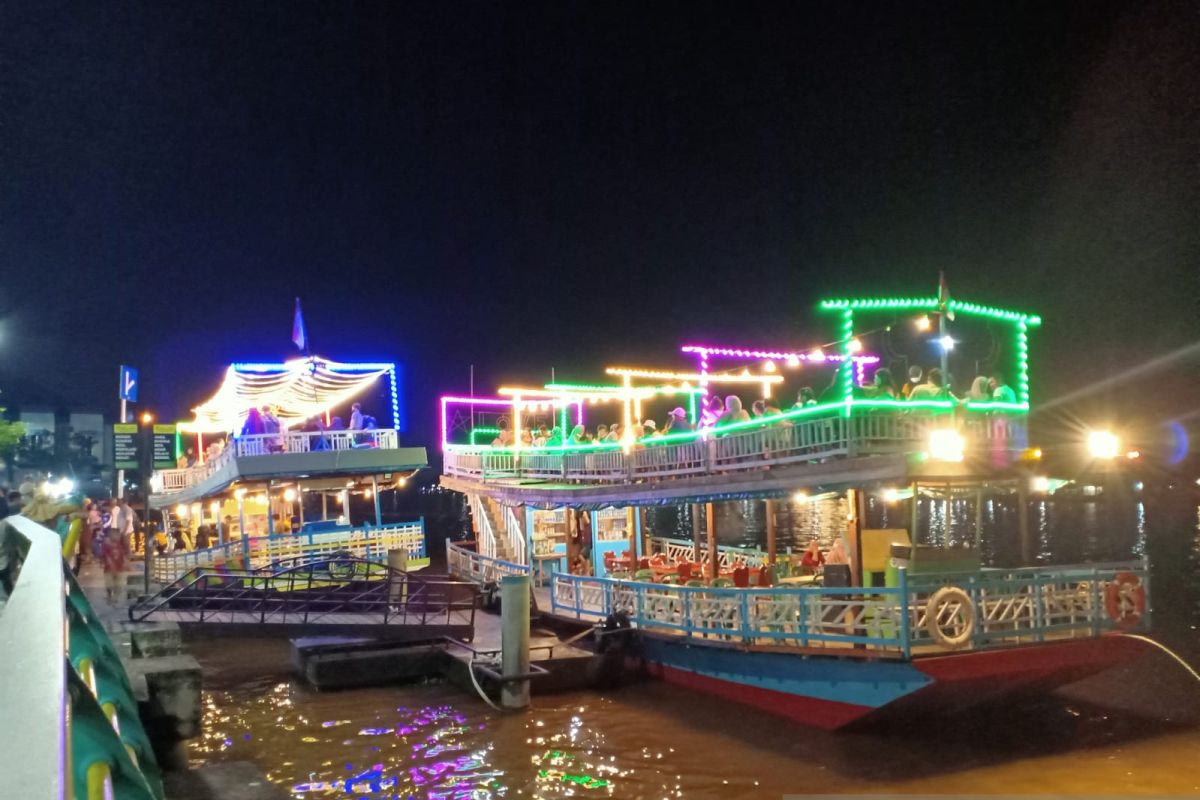 PLN dukung geliat UMKM di kawasan wisata Waterfront Sungai Kapuas dengan listrik yang andal