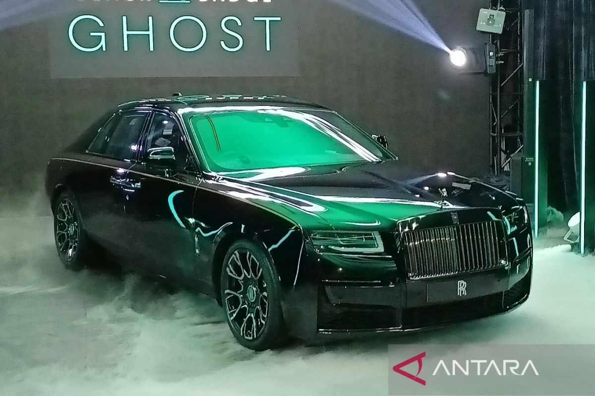 Rolls-Royce Black Badge Ghost hadir di Indonesia