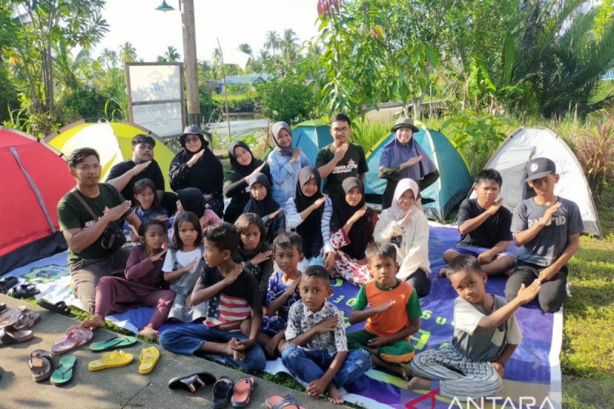 Kampung Baca Tanjung Saleh menggelar Kemah Literasi Digital