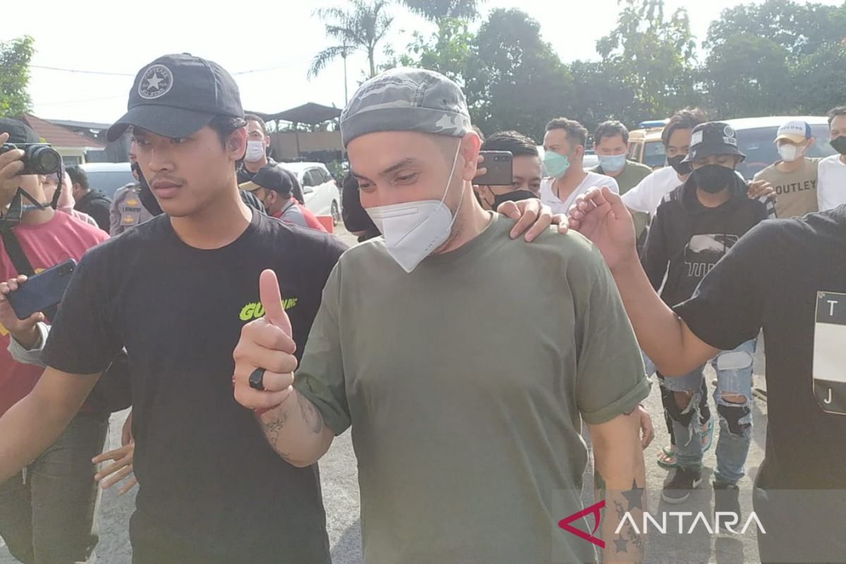 Polisi ungkap artis Gary dan empat rekannya positif narkoba