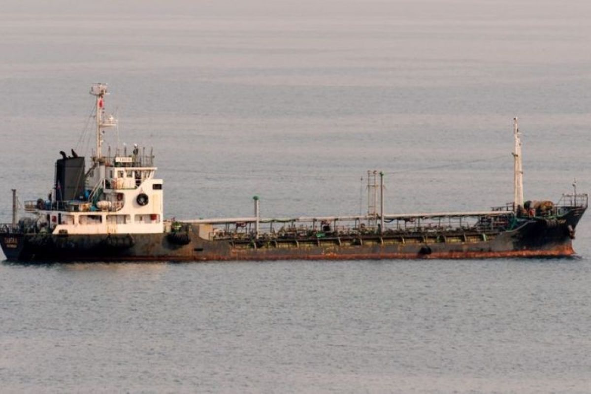 Kargo minyak mentah Rusia yang berada di tengah laut naik ke rekor tertinggi