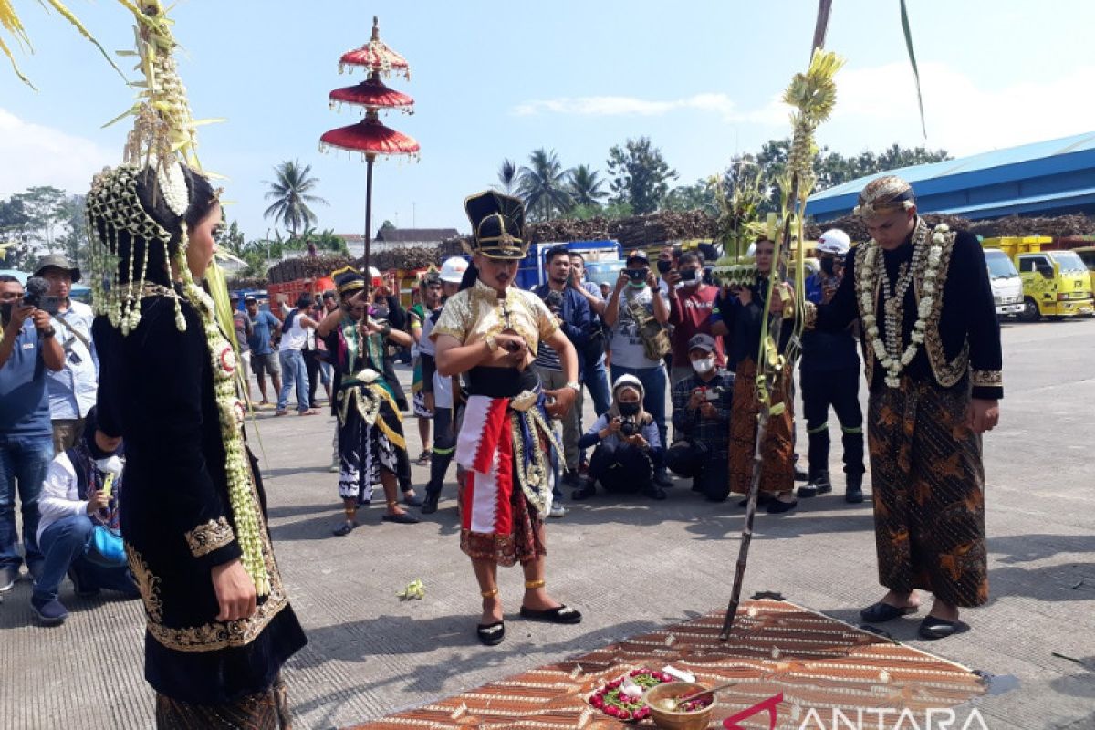 Pabrik gula RMI Blitar target giling tebu 1,1 juta ton pada 2022