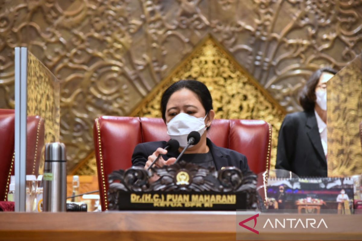 Ketua DPR RI lantik empat anggota pengganti antarwaktu