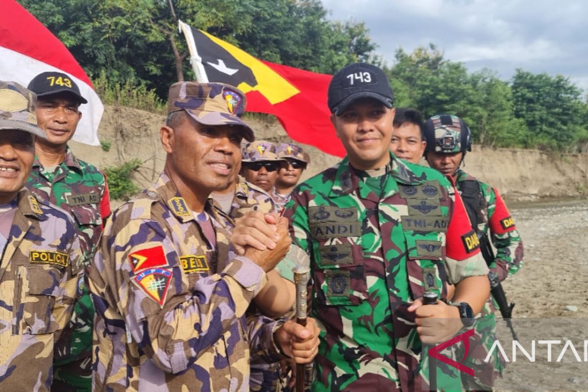 Satgas Pamtas dan polisi perbatasan Timor Leste gelar patroli bersama
