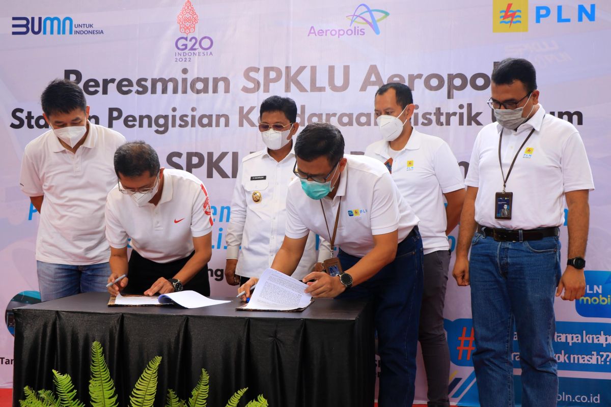 Kota Tangerang kini miliki tiga SPKLU PLN