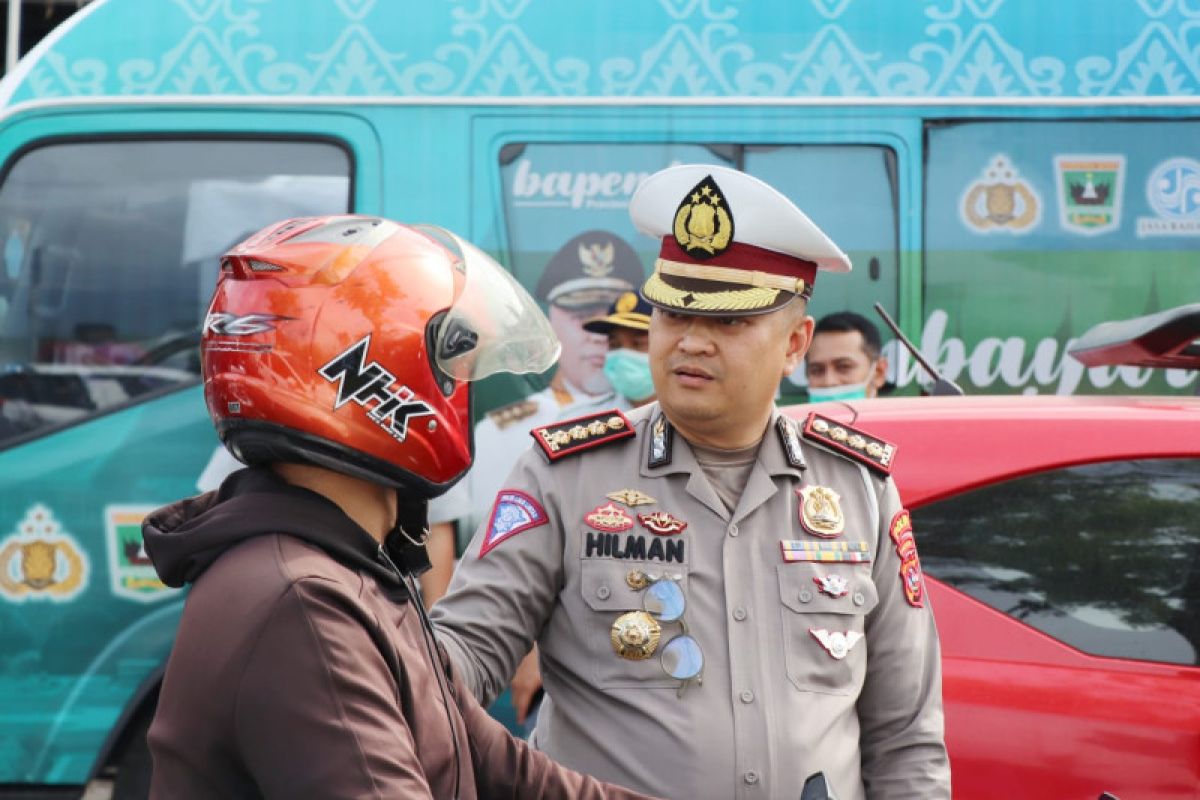 Polda Sumbar gunakan seri tiga huruf pada plat nomor kendaraan