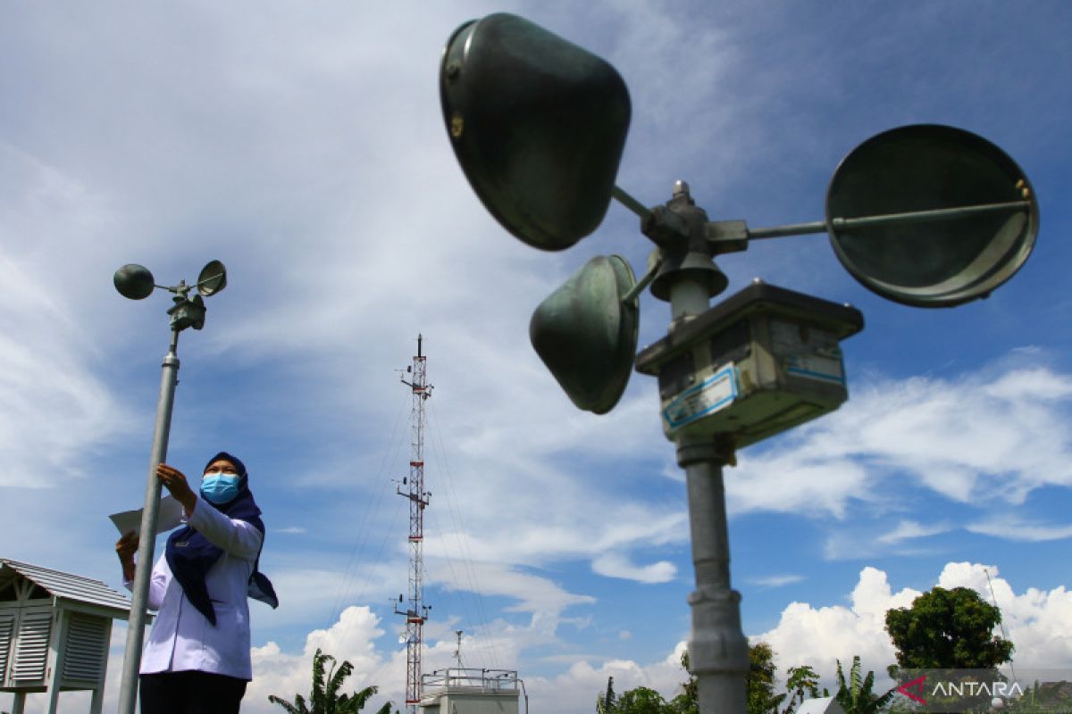 BMKG: Sebagian Indonesia dominan cerah berawan hingga hujan ringan