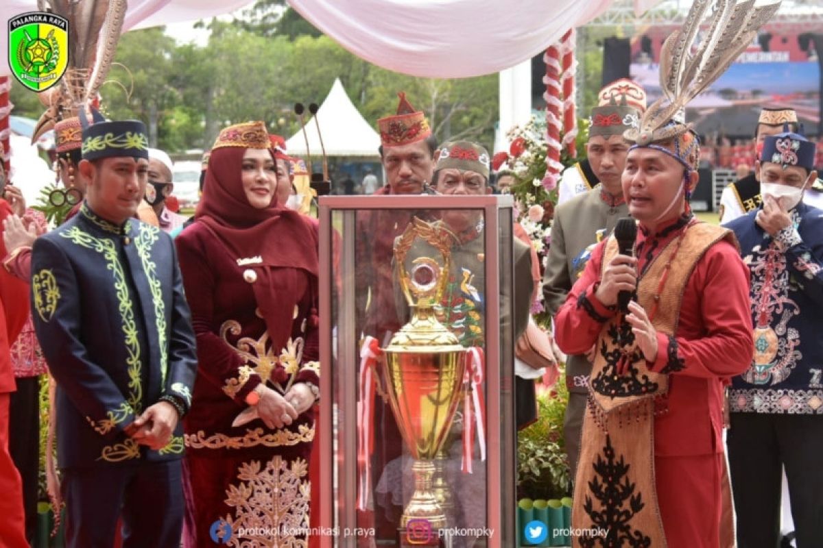 Palangka Raya juara umum Festival Budaya Isen Mulang 2022