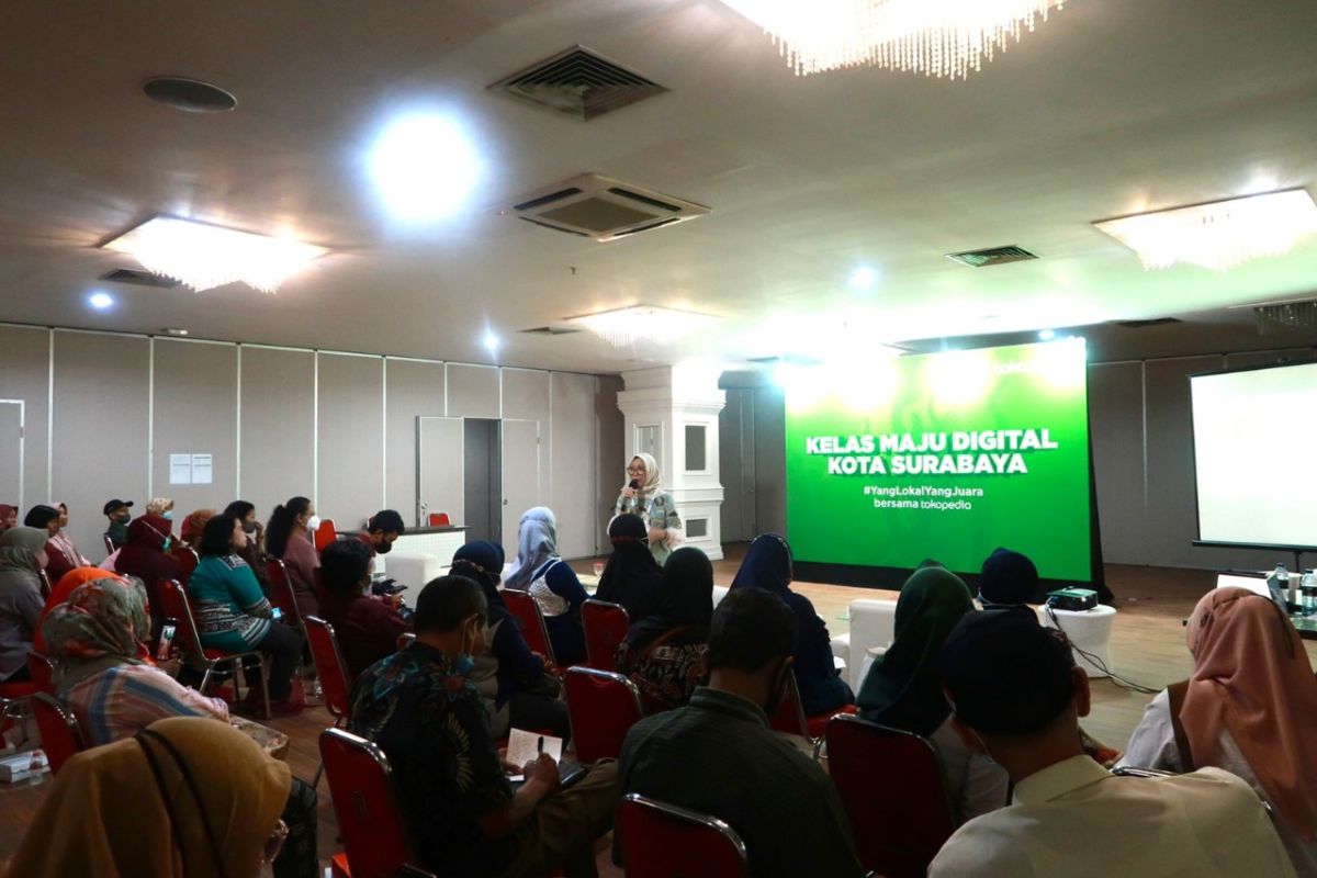 Pemilik Warung Go Digital di Surabaya dapat diskon pembayaran PBB