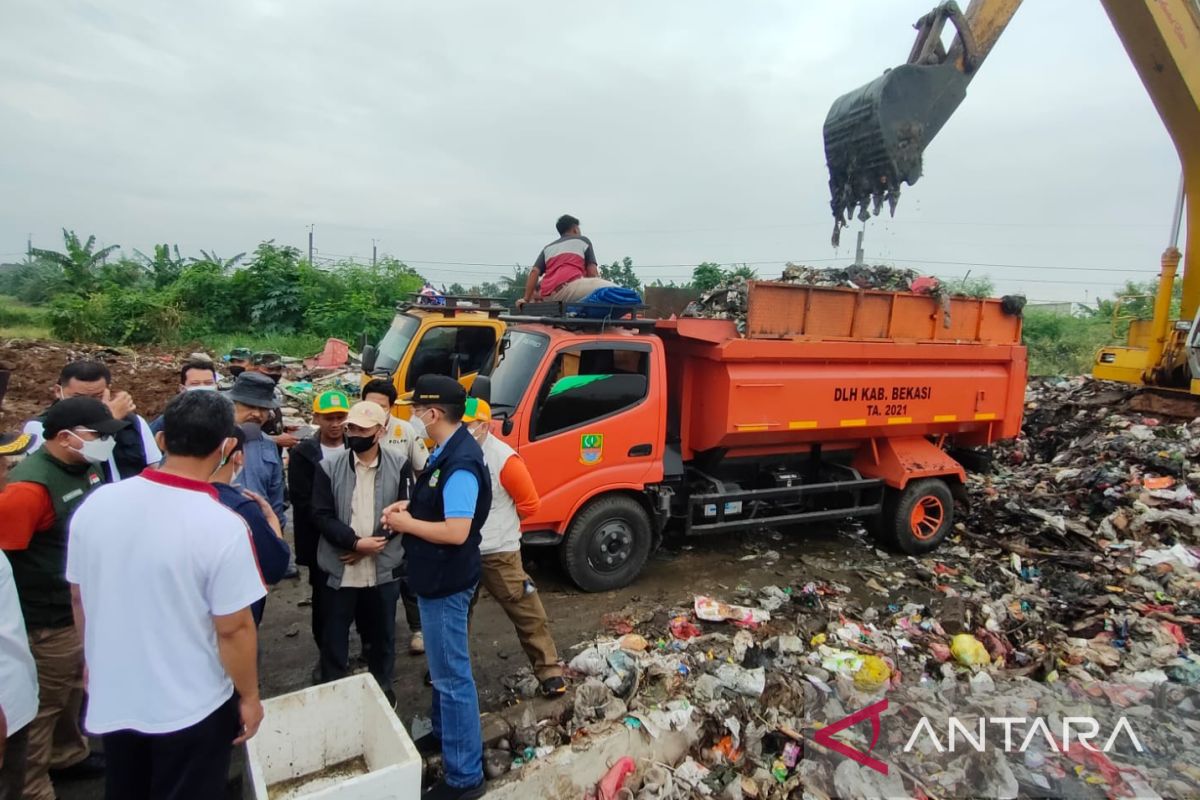 Pemkab Bekasi minta manajemen  Metland Cibitung relokasi pembuangan sampah