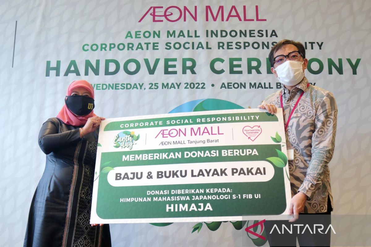 AEON Mall Indonesia donasi baju dan buku sambut hari bumi