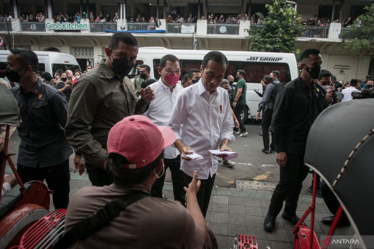 Jokowi minta pelaksanaan vaksinasi COVID penguat digiatkan