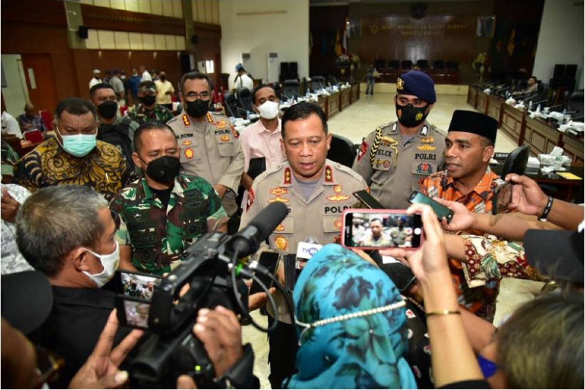 Kapolda Maluku minta warga Pulau Haruku tidak terprovokasi rekaman berisi hujatan