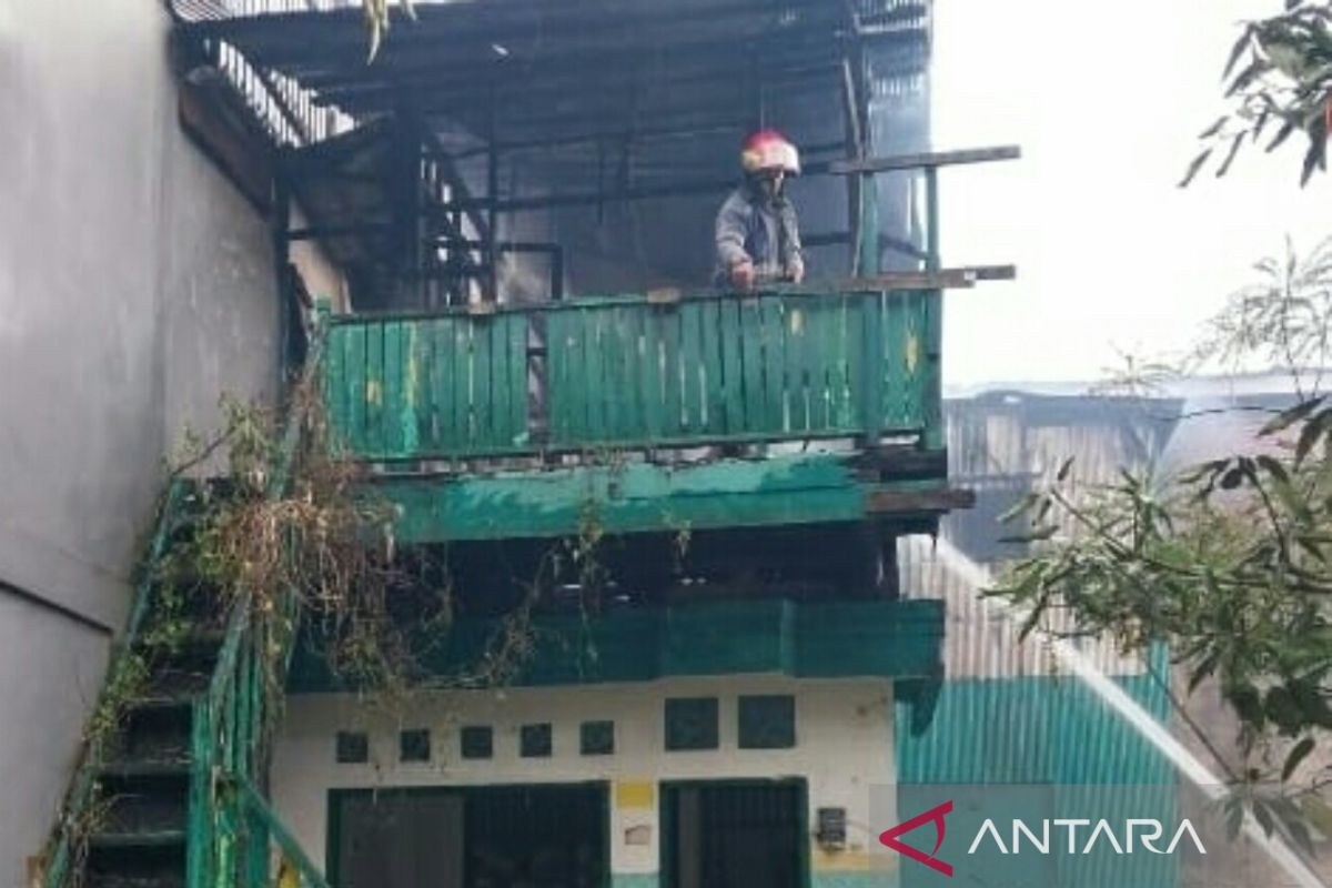 Disdamkar Samarinda berhasil cegah meluasnya kebakaran di Jalan Hidayatullah