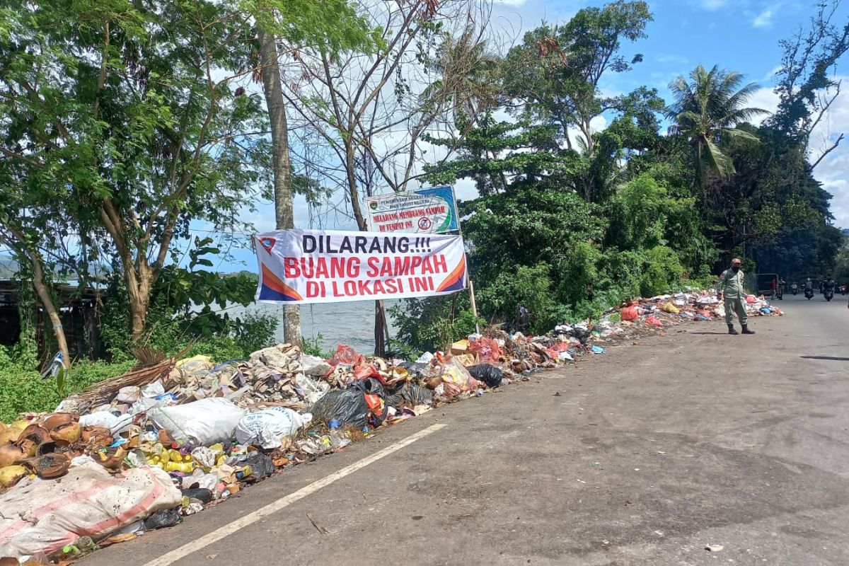 Masalah sampah di perbatasan Ambon - Malteng, Pemkot Ambon tempatkan petugas Satpol PP