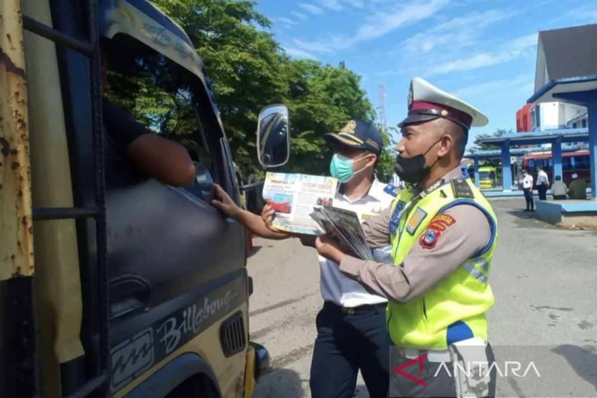 Polresta Banjarmasin perintahkan sopir truk patuhi aturan masuk kota