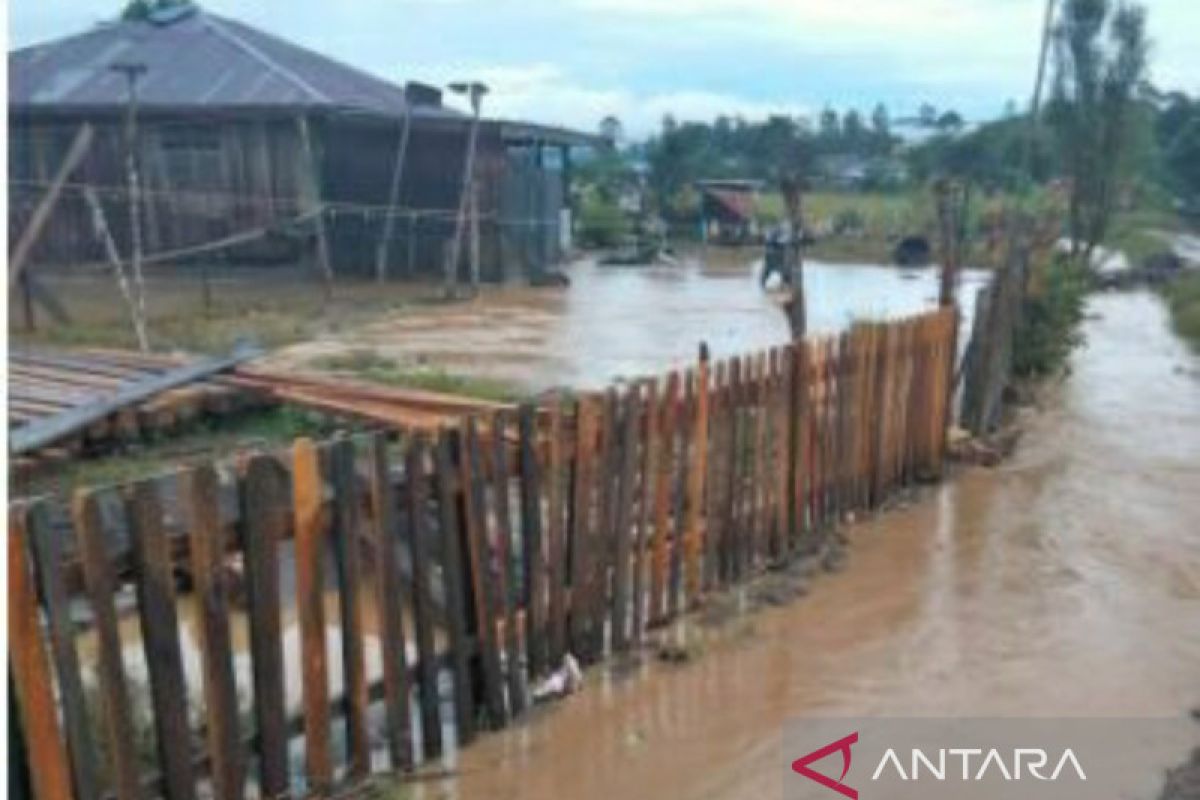 Banjir  landa Desa Olu Kabupaten Sigi