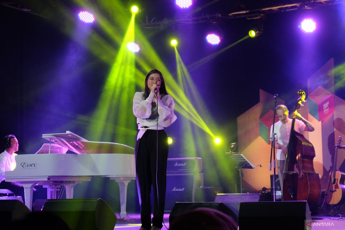 Monita Tahalea bawakan lagu baru di panggung Java Jazz Festival 2022