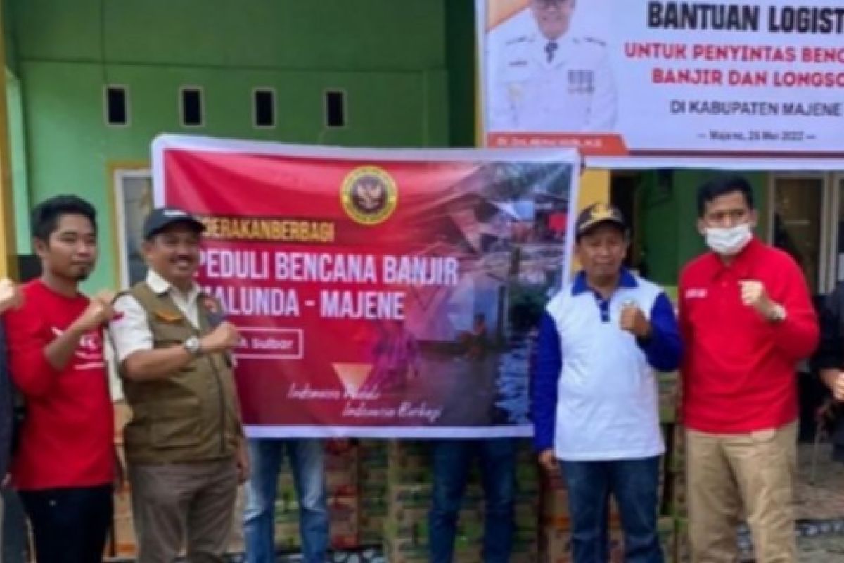 Kapolda Sulbar bantu korban banjir Malunda Majene