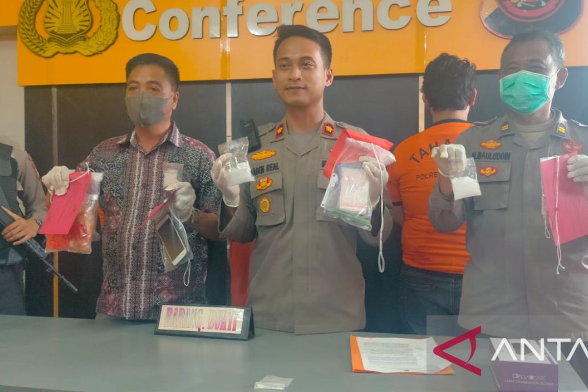 Empat pelaku tidak pidana narkotika diamankan polisi