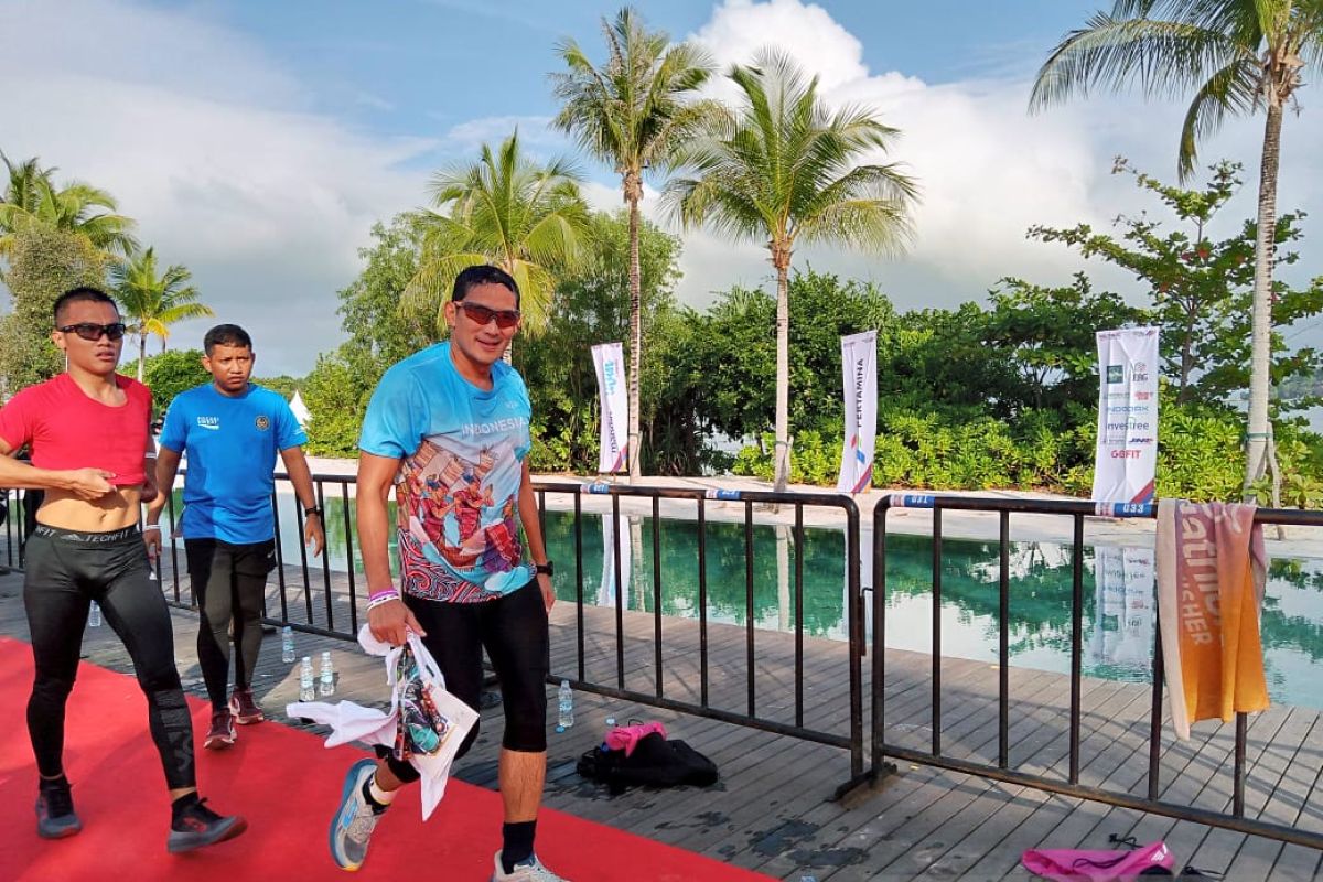 Sandiaga Uno ikuti ajang Belitung Triathlon 2022
