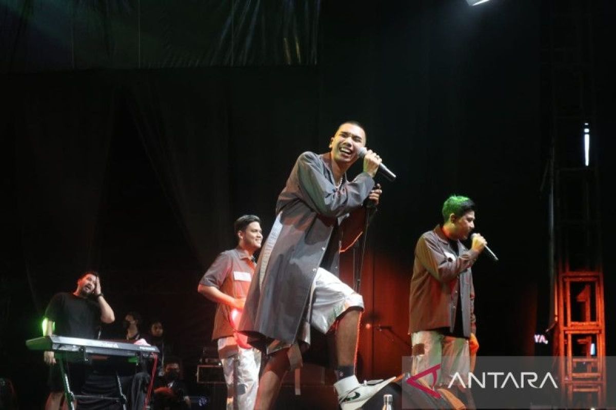 Grup musik RAN tampil enerjik di Java Jazz 2022