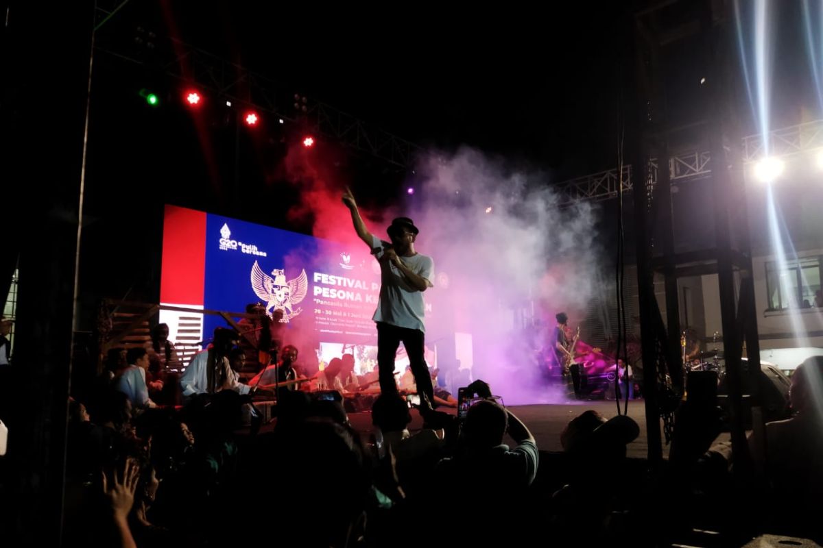 Festival Parade Pesona Kebangsaan kolaborasi musisi nasional dan sanggar lokal