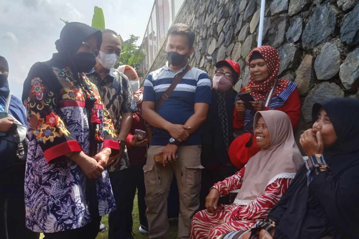 West Java pays special attention to single elderly people issue
