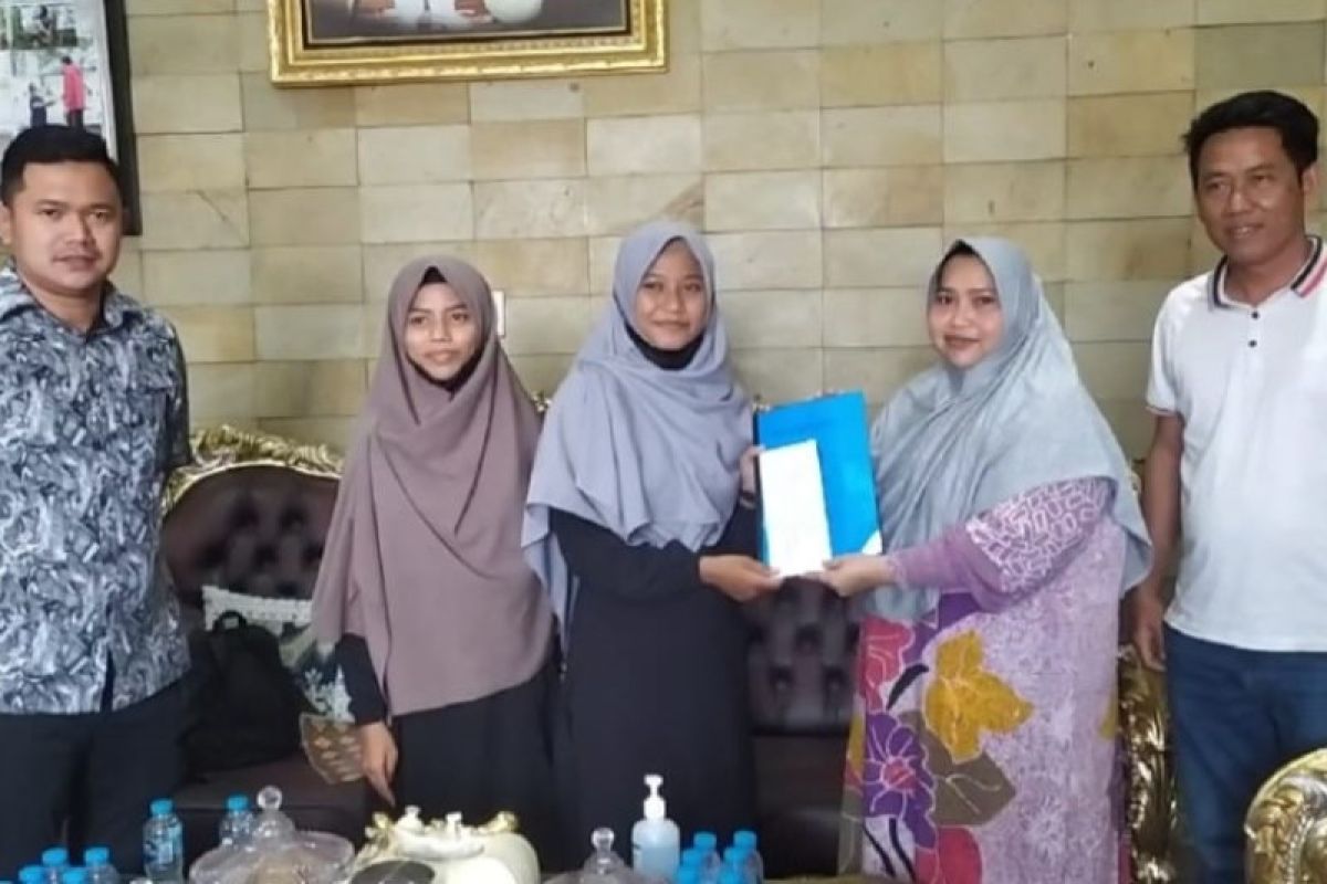 Dua putri Sakai Hafiz Quran di Bengkalis dapat bantuan beasiswa ke Turki dan Yaman