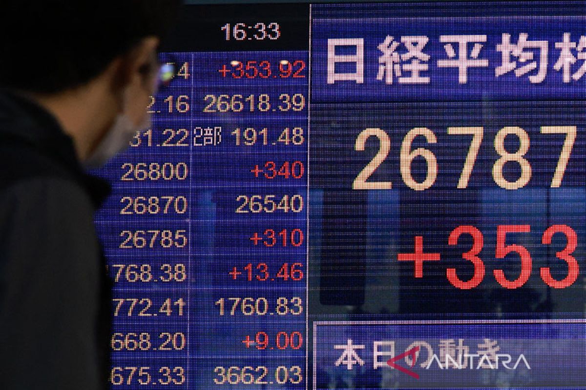 Saham Tokyo ditutup lebih tinggi ditopang kenaikan di Wall Street