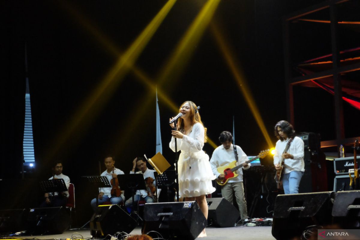 Penyanyi Nadin Amizah suguhkan cerita tentang rusa kecil di BNI Java Jazz 2022