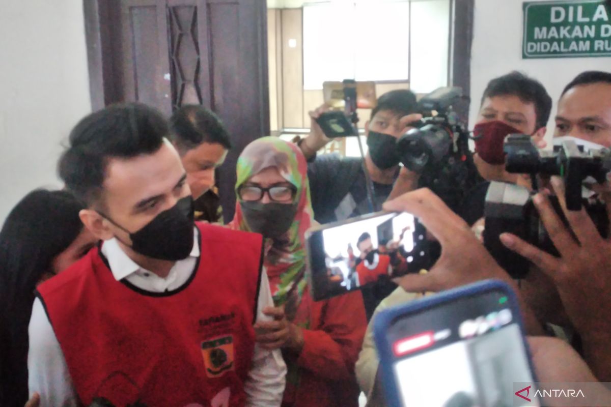 Adam Deni dituntut delapan tahun penjara