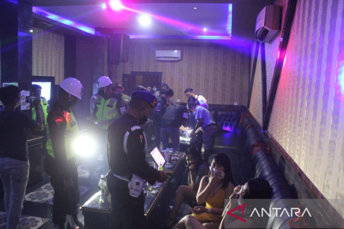 Polisi dan Satpol PP Jambi gelar razia di tempat hiburan malam