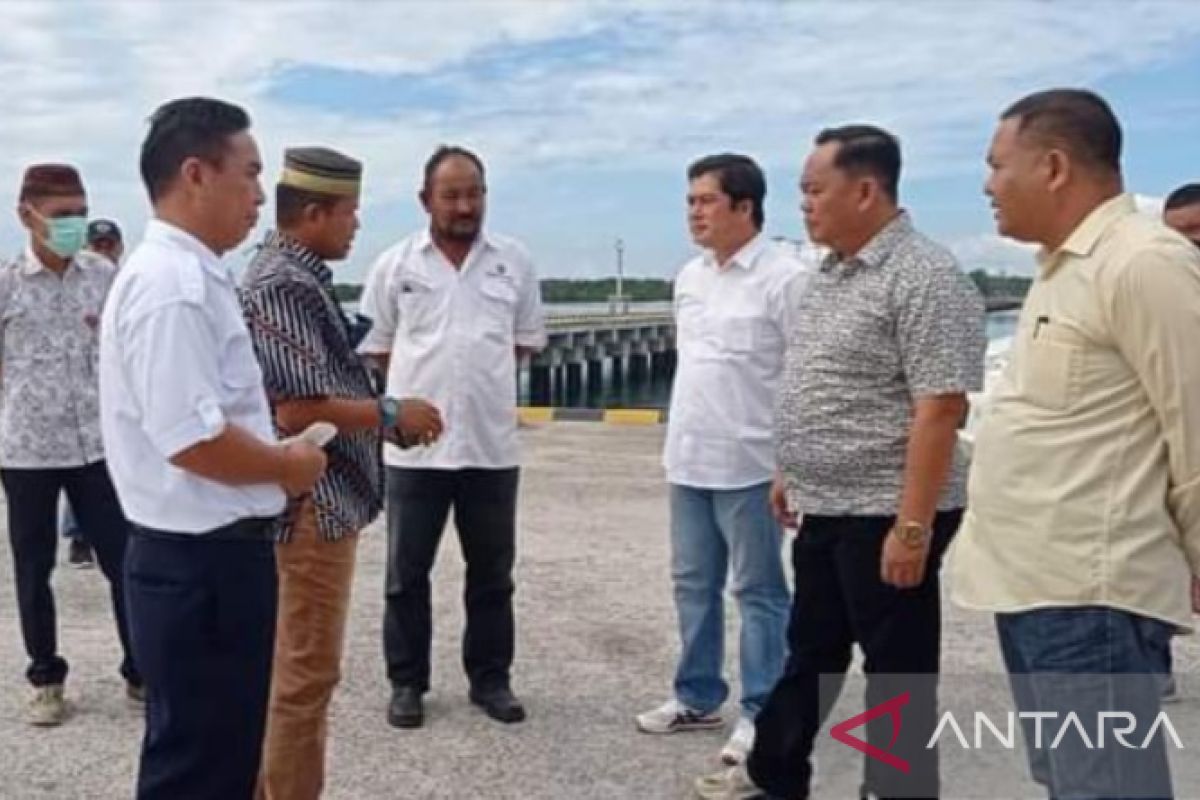 Adet Mastur: Pelabuhan Tanjung Batu, pintu gerbang perekonomian Babel