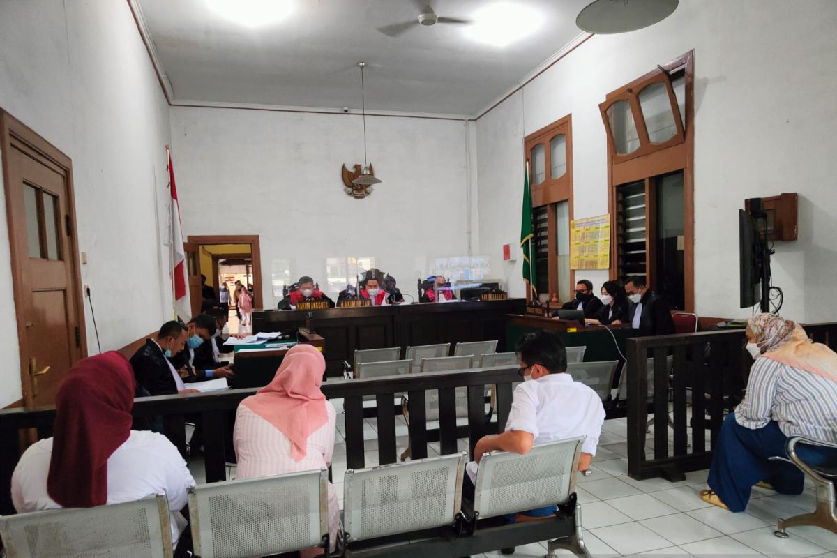 Wali Kota Bekasi Rahmat Effendi didakwa terima suap Rp10 M