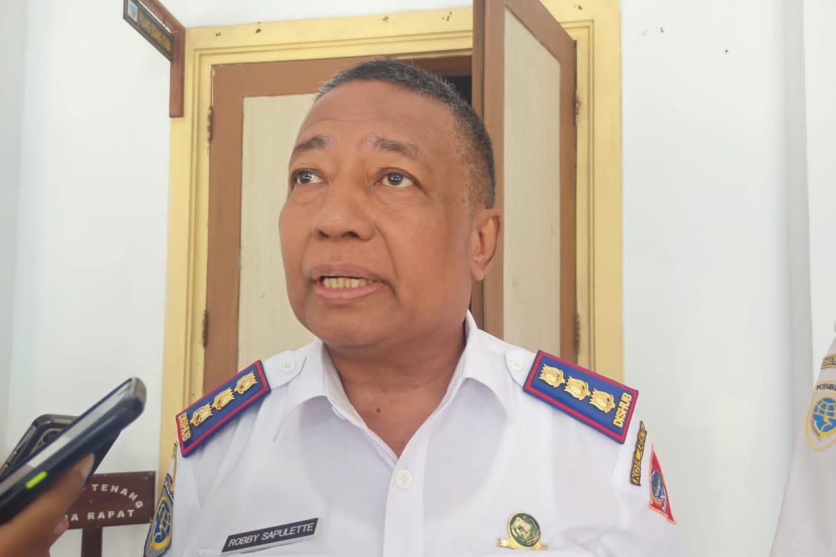 Dishub Ambon gencarkan patroli untuk tertibkan parkir semrawut